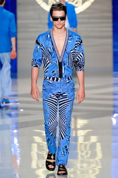 Look 7